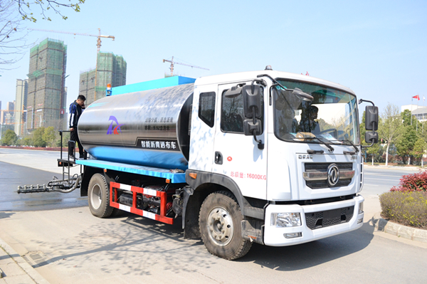 維護和維修油罐專用車